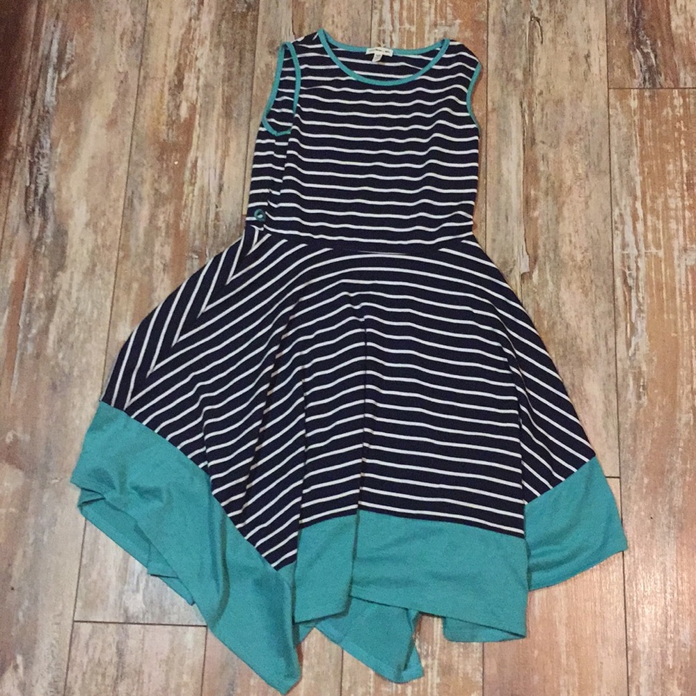 A monteau girl dress